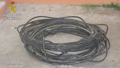 Imagen de la bobina de cable de cobre incautada por la Guardia Civil.