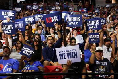 Algunos asistentes al mitin de Kamala Harris en la Universidad de Nevada Las Vegas.