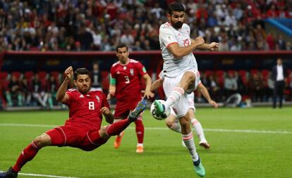 Soccer Football - World Cup - Group B - Iran vs Spain - Kazan Arena, Kazan, Russia - June 20, 2018 Spain's Diego Costa shoots at goal REUTERS/Sergio Perez