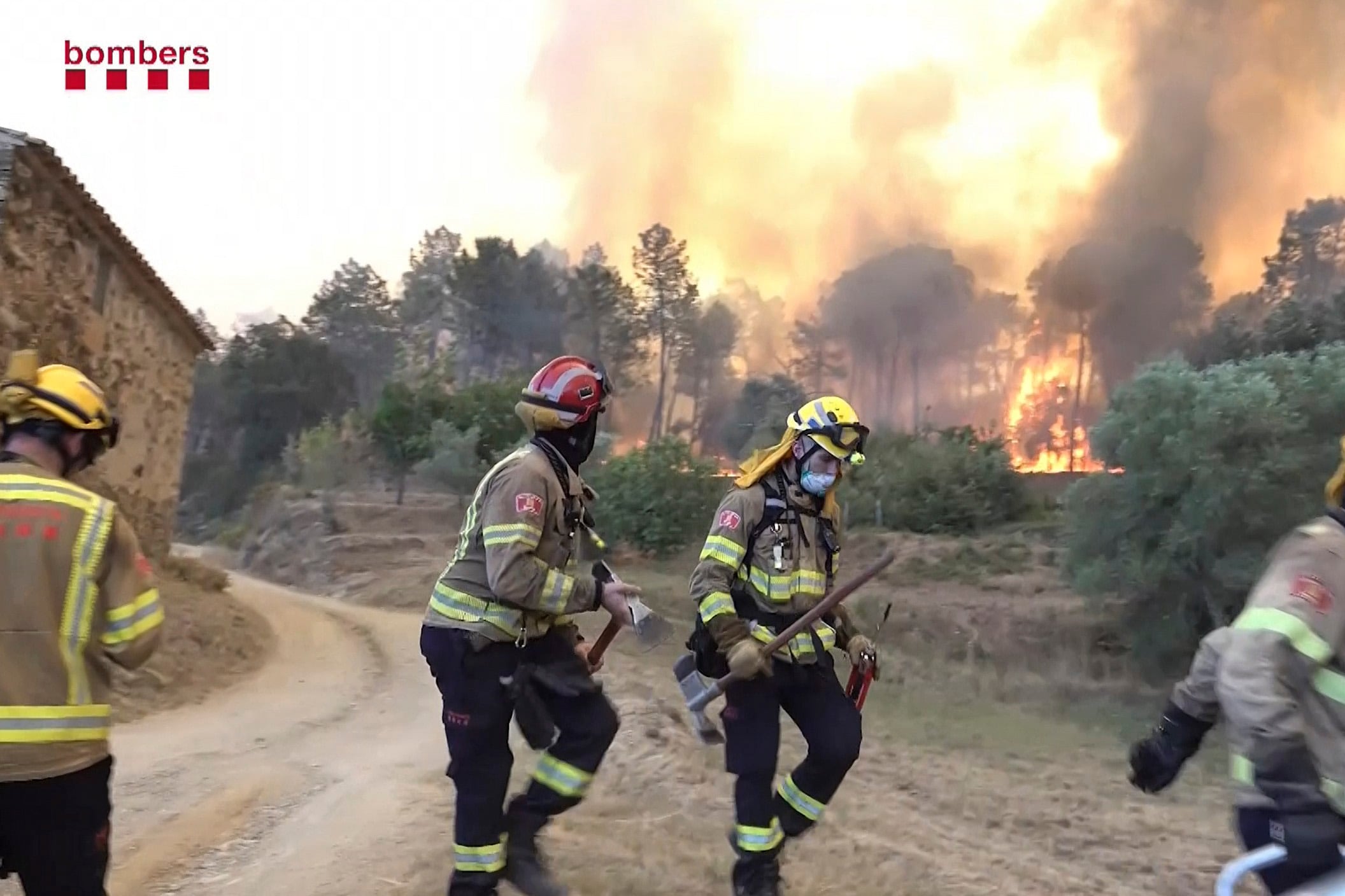 El Govern levanta el confinamiento de los ocho municipios afectados por el incendio de Les Gavarres