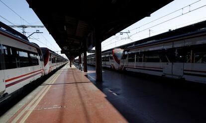 Andén en la estación de tren de Chamartín.