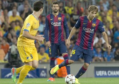 Samper ejecuta un pase ante el Apoel.