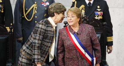La presidenta del Senado chileno y Michelle Bachelet.