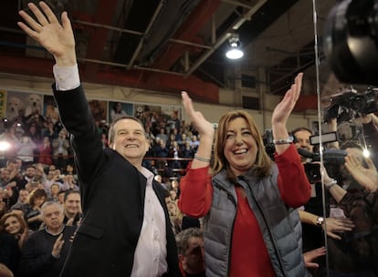 La presidenta de la Junta de Andalucía, Susana Díaz, ha reconocido que tiene "fuerza" e "ilusión" y que está animada y empeñada en que el PSOE gane las próximas elecciones generales. En la imagen, Susana Díaz junto a Abel Caballero.