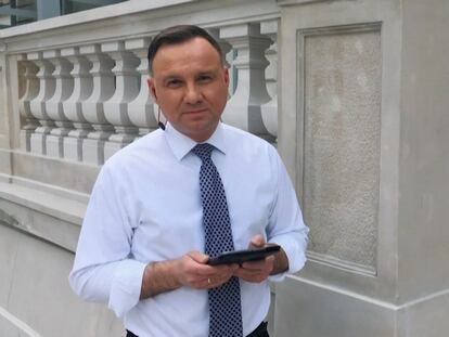 El presidente de Polonia ‘debuta’ en el rap para combatir la covid-19