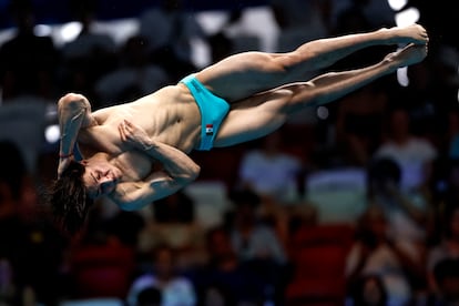Osmar Olvera Ibarra en acción durante las semifinales del  Campeonato Mundial de Natación, en Singapur.