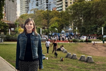 Verónica Benedet en la plaza Cañitas de Buenos Aires (Argentina), creada con perspectiva de género.
