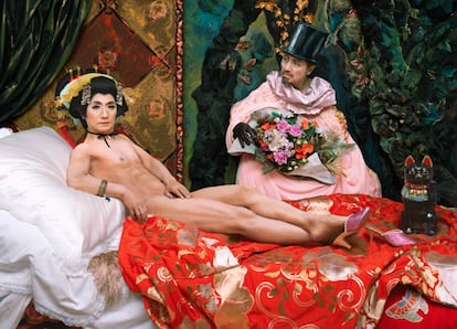 Yasumasa Morimura en la obra de Manet, 'Una moderna Olimpia'.