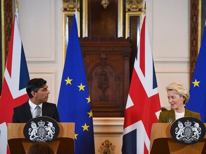 El primer ministro británico, Rishi Sunak, y la presidenta de la Comisión Europea, Ursula von der Leyen.