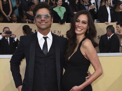 John Stamos y su ya esposa Caitlin McHugh.