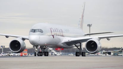 Un avi&oacute;n de la compa&ntilde;&iacute;a Qatar Airways. 