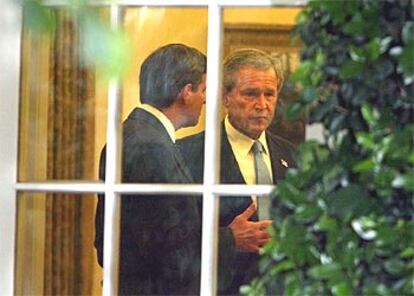 Bush y Paul Bremer, autoridad estadounidense en Irak, ayer, en el Despacho Oval de la Casa Blanca.