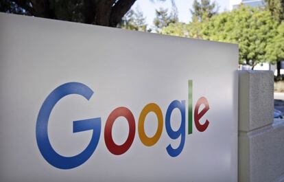 El logo de Google sigue en su sede central, a pesar del cambio de nombre.