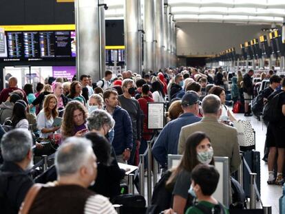 Pasajeros en la Terminal 2 del aeropuerto londinense de Heathrow el pasado 27 de junio.