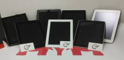 Tablets de Apple que se ofrecerán en la subasta pública.