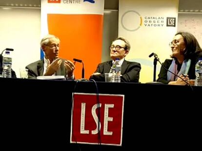 Paul Preston, John H. Elliot, Felipe Fern&aacute;ndez-Armesto y la moderadora Contxa Rodr&iacute;guez, ayer en la London School of Economics.