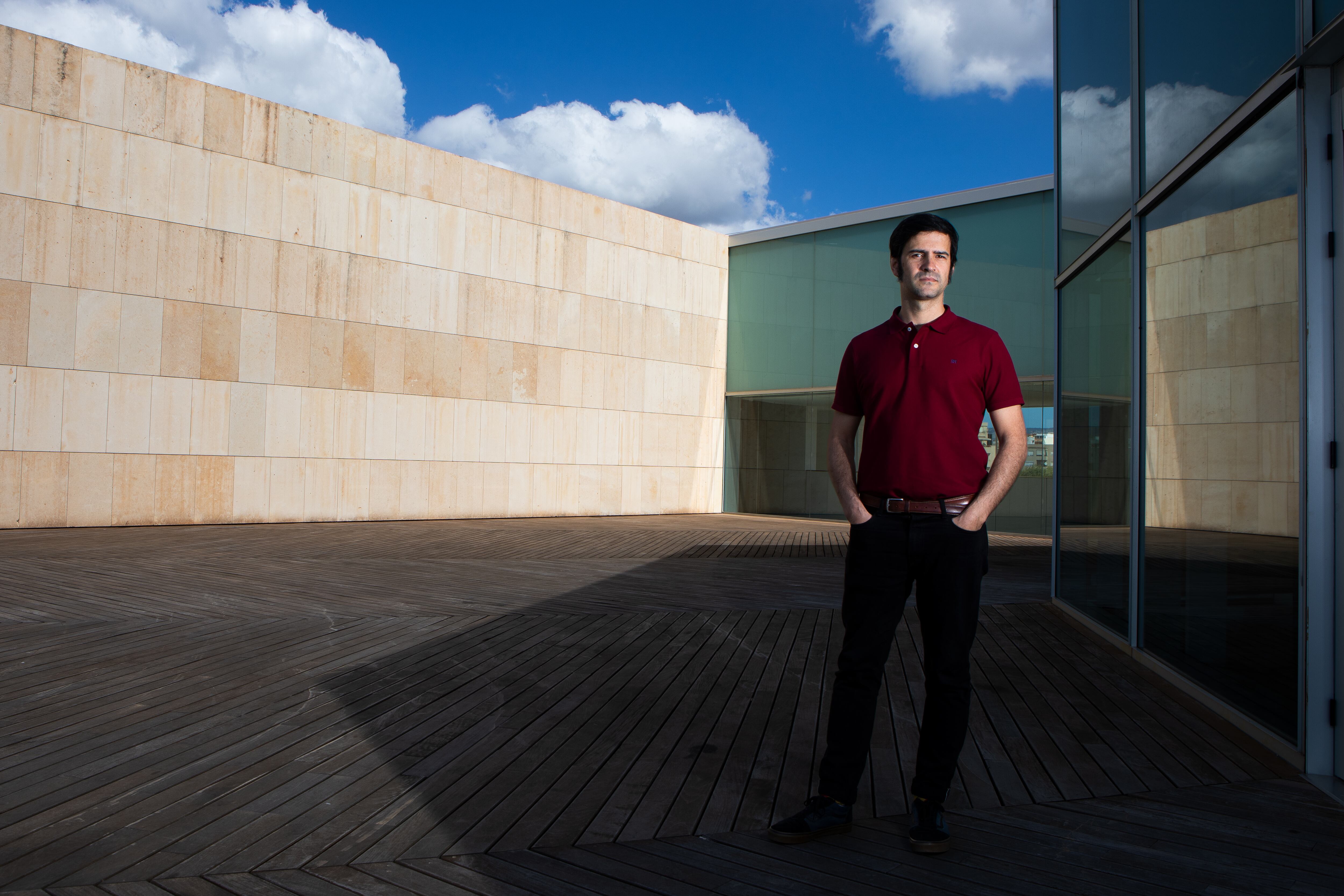 Ignacio Obeso, investigador del CSIC, en la terraza del Palacio de Congresos de Palma, el pasado abril.