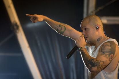 Un momento del concierto de Calle 13 en el Poble Espanyol.