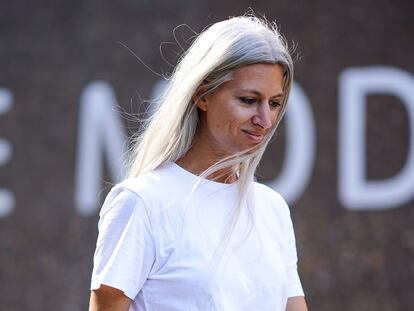 Pulverizarse melanina en la ducha, el truco japonés para acabar con las canas