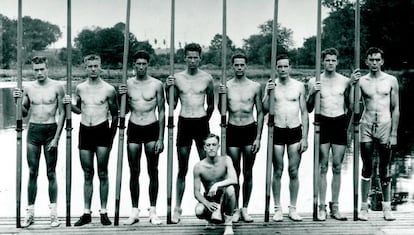 El equipo ol&iacute;mpico de remo de Estados Unidos que logr&oacute; el oro en 1936.