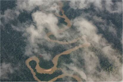 Terra Indígena Yanomami, na Amazônia brasileira, vista durante um sobrevoo de fiscalização com a Funai.