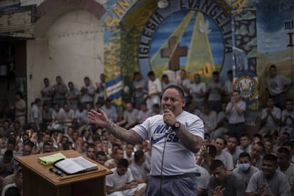 Revolucionarios faction of the 18th Street gang in San Francisco Gotera prison