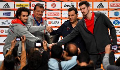 Larkin, Ataman, Itoudis y De Colo, en la presentación de la final