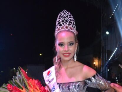 Sharon Rosales, de 15 anos, é a Rainha do Carnaval.