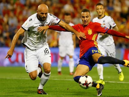 Rodrigo marca el primer gol para España.