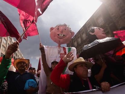 Seguidores de López Obrador en la concentración de este sábado en el Zócalo capitalino.