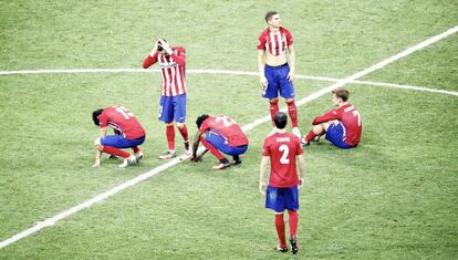 Jugadores del Atletico tras perder la Final.