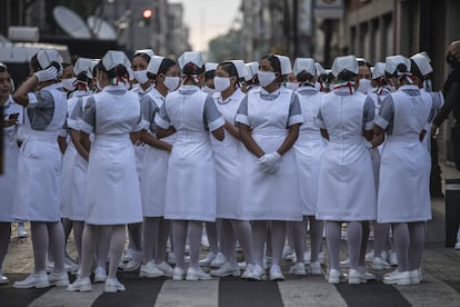 El personal médico que participo en el desfile, fue uno de los más esperados y reconocidos por su trabajo en los últimos meses a consecuencia de la emergencia sanitaria en México. 