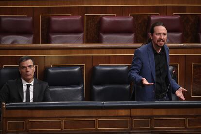El vicepresidente segundo del Gobierno, Pablo Iglesias, y el presidente del Gobierno, Pedro Sánchez, el pasado 27 de mayo en el Congreso de los Diputados, Madrid.