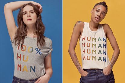 Everlane, conocida por las listas de espera que generan sus creaciones y por su compromiso social, lanzaba hace unos días una colección en colaboración con Human Rights Campaign (el mayor colectivo en favor de lesbianas, gays, bisexuales y transgénero de Estados Unidos). El objetivo es recaudar 100.000 dólares con la venta de sus camisetas.