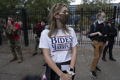 Seguidores de Biden frente al capitolio de Atlanta. 