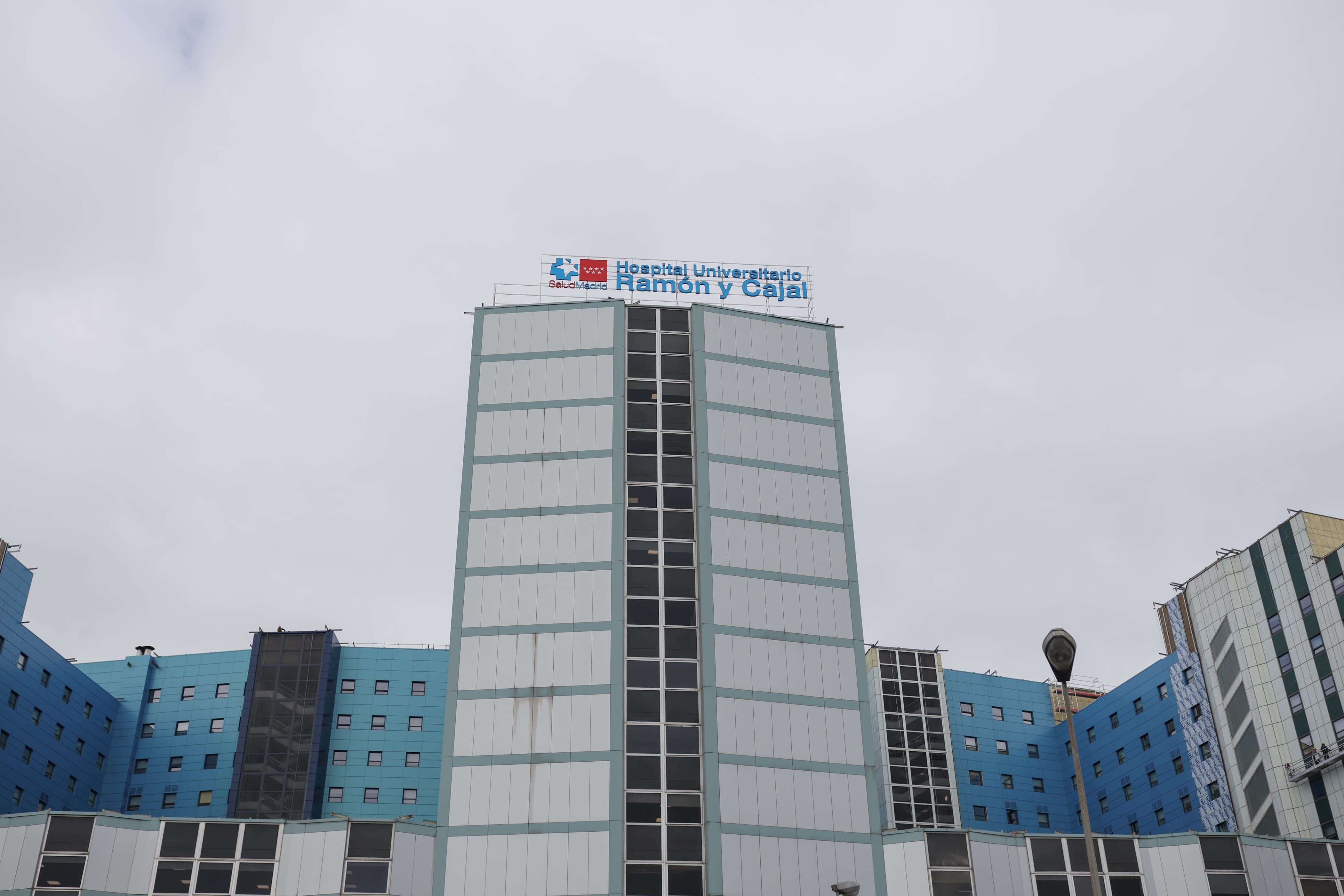 В испанском здравоохранении всплывает скандал с миллионами для художника