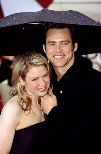 Jim Carrey fue uno de los primeros novios conocidos de la actriz, con quien salió entre 1999 y 2000. También salió con el músico Jack White y en 2005 se casó con el también músico Kenny Chesney, aunque a los cinco meses de matrimonio la actriz pidió el divorcio alegando "fraude". Luego tuvo algo más que una amistad con Bradley Cooper y, desde hace más de seis años, mantiene una relación con Doyle Bramhall.