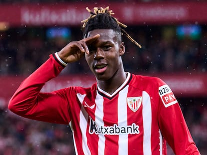 Nico Williams celebrando un gol, en febrero de 2024.