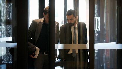 El president de la camara catalana, Roger Torrent arriba al Parlament