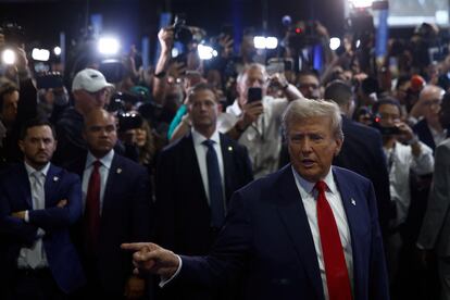 Donald Trump, tras el debate en la sala de prensa.  