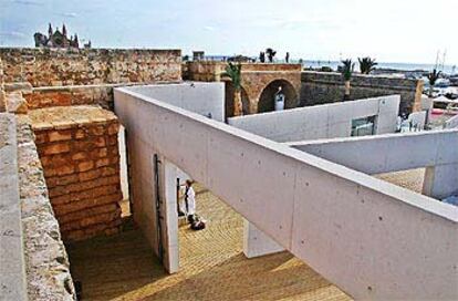 Vista exterior de la terraza superior de Es Baluard, el Museo de Arte Moderno y Contemporáneo inaugurado ayer en Palma de Mallorca.