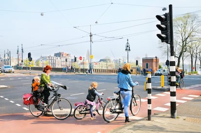 Las bicicletas forman parte del tejido de iamsterdam.com