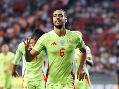 Merino celebra su tercer gol ante Turquía, el quinto de los seis de España.