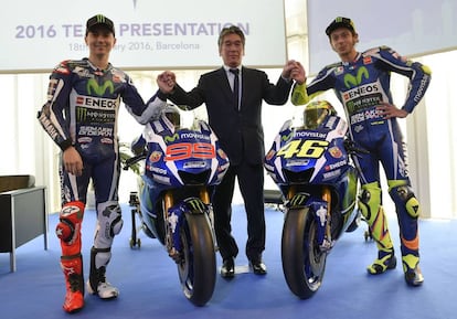 Jorge Lorenzo, Kouichi Tsuji y Valentino Rossi, este lunes en Barcelona.