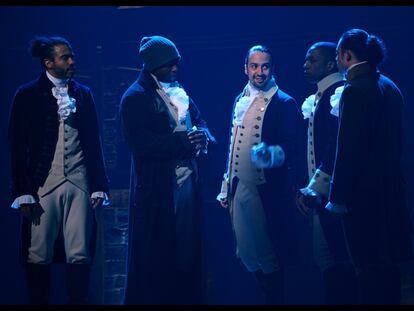 Daveed Diggs, Onkierite Onaodowan, Lin-Manuel Miranda, Leslie Odom Jr y Anthony Ramos durante una función de 'Hamilton' en el teatro Richard Rodgers de Nueva York en julio de 2016