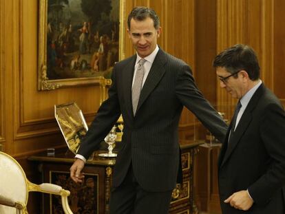 El Rey con el preisdente de la Cortes, Patxi L&oacute;pez, en una audiencia.