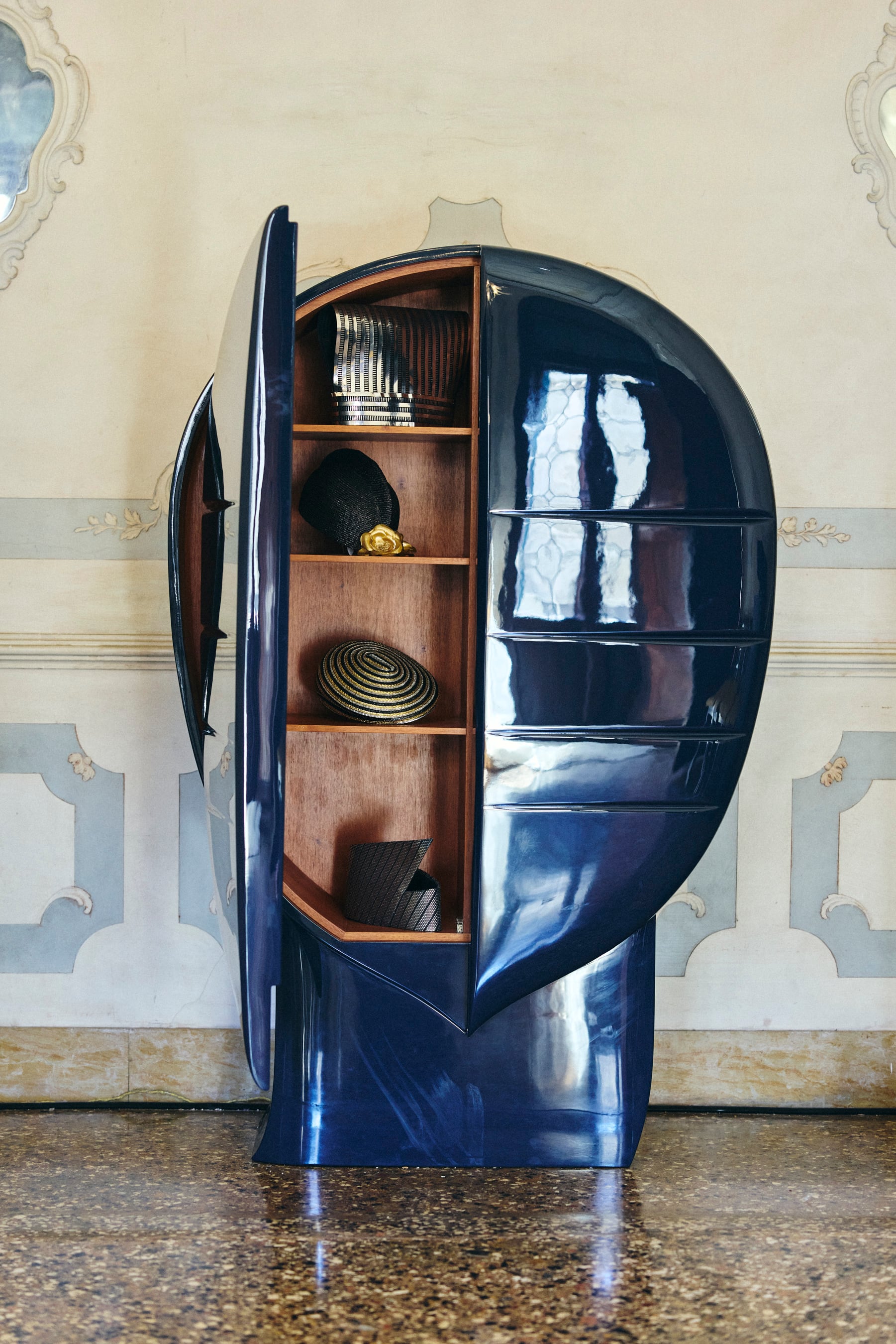 EPS 2614 ESPECIAL ARTESANIA MUSEO PIERRE CARDIN
