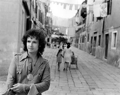 Roberto Carlos posa em Veneza em 1971.