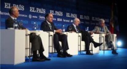 Debate "Oportunidades de inversión: sectores en crecimiento" con la participación: Rafael del Pino, presidente de Ferrovial; Ignacio Sánchez-Galán, presidente de Iberdrola; Francisco González, presidente de BBVA. Modera Javier Moreno, director editorial del Grupo Prisa