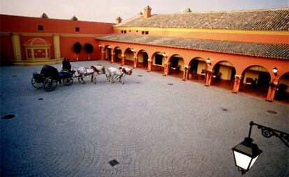 Patio del hotel Hacienda La Boticaria, en Alcal&aacute; de Guadaira (Sevilla).